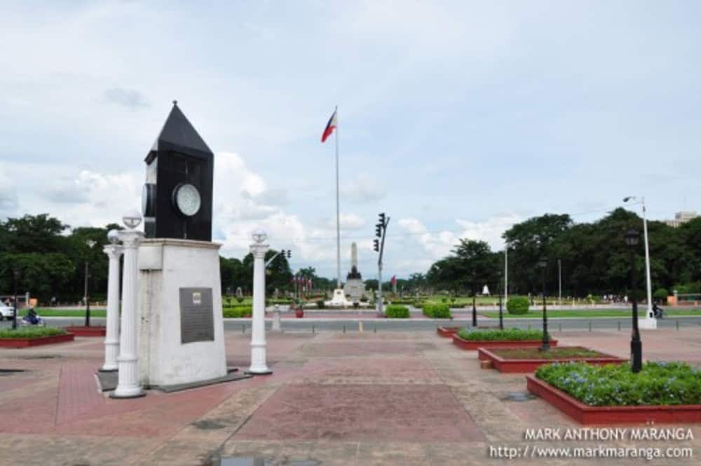 Kilometer Zero Manila Monument