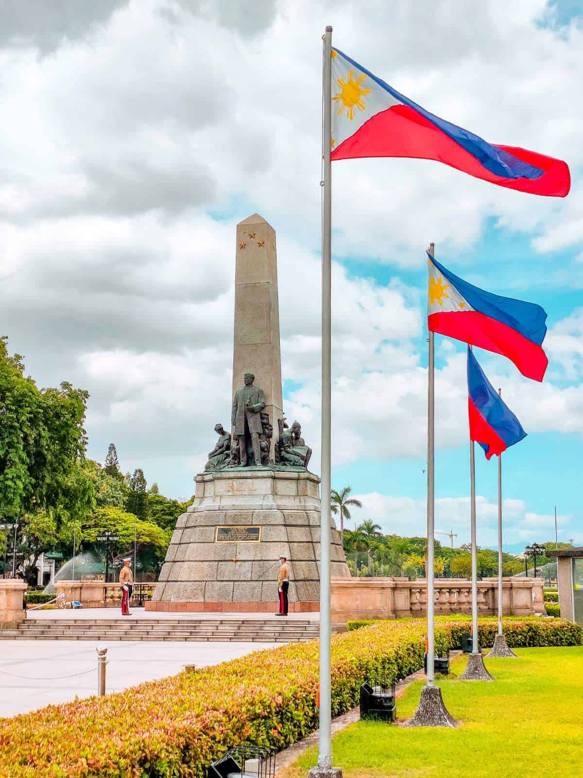 Rizal Monument - Rizal Park Manila (source: NPDC)