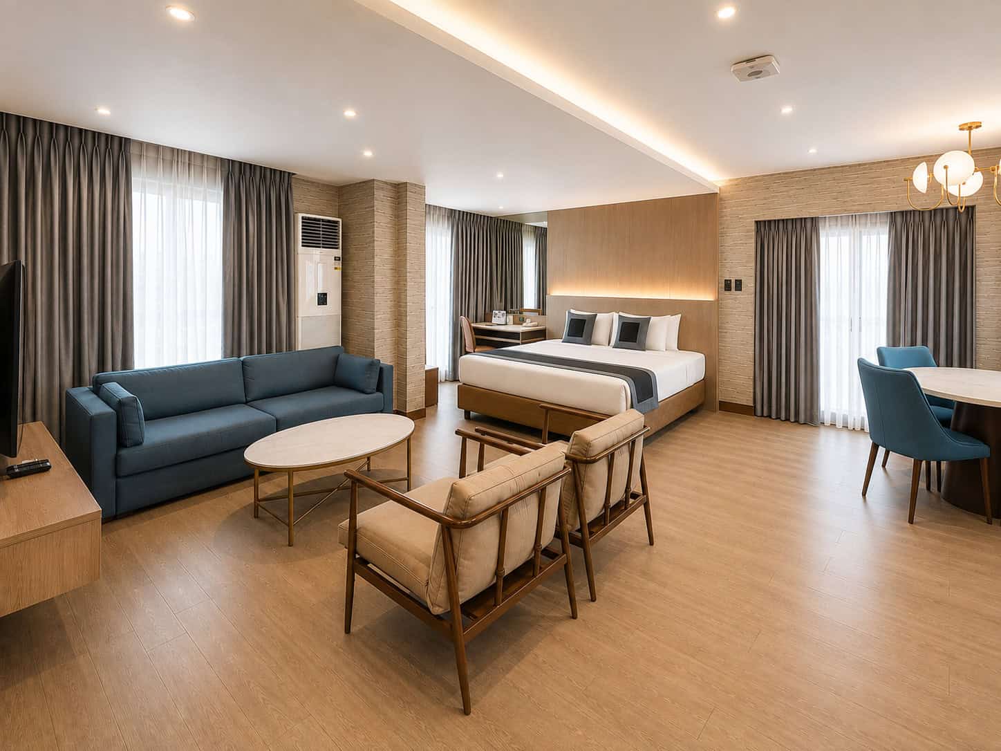 Penthouse Suite 903 main view